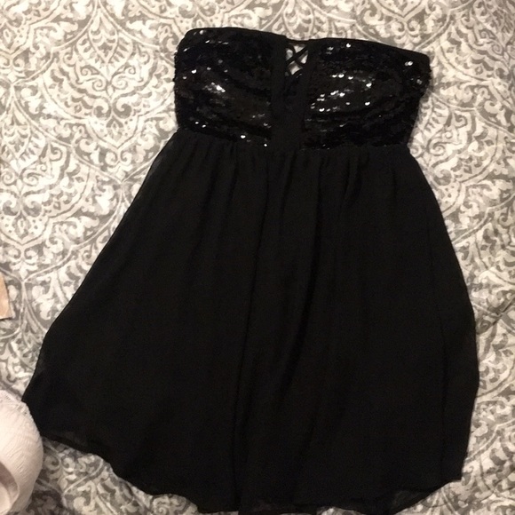 Dresses & Skirts - Strapless Dress